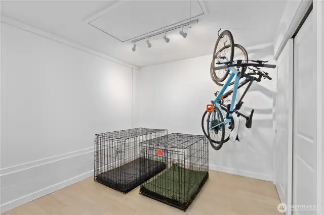Multi-purpose laundry/storage space