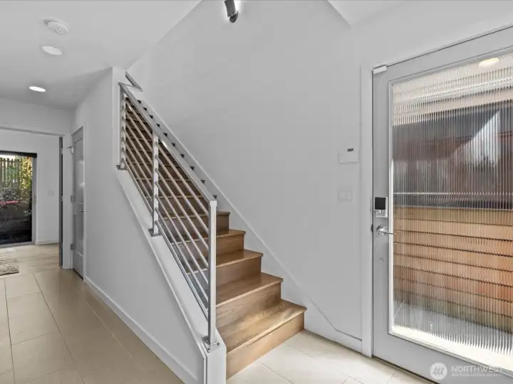 Entry level w/ 2 beds/1 bath