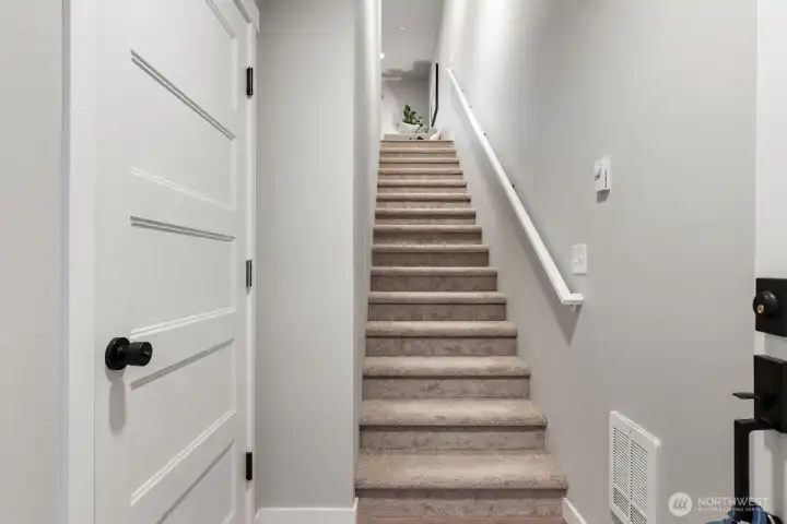 Photographs are for illustrative purposes only. Features, finishes, interior/exterior colors, landscaping and floorplan shown may vary from actual homes built.