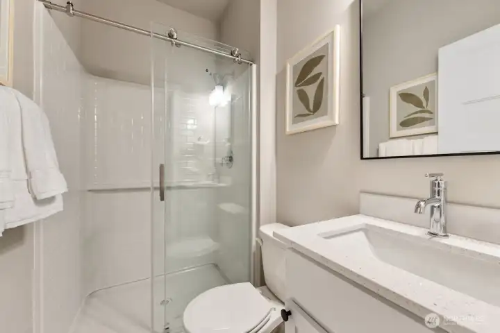 Photographs are for illustrative purposes only. Features, finishes, interior/exterior colors, landscaping and floorplan shown may vary from actual homes built.