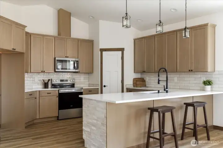 Photos of a similar house in the neighborhood