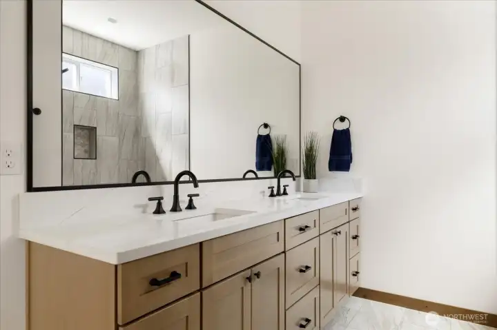 Photos of a similar house in the neighborhood