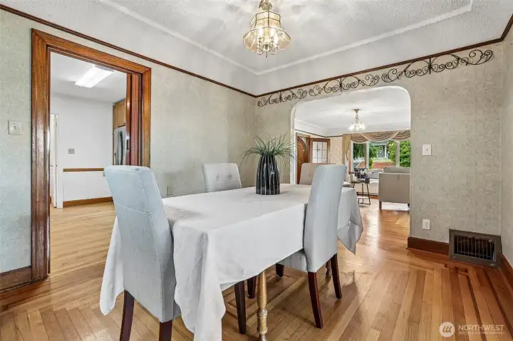 Wonderful dining room off of the kitchen & living room