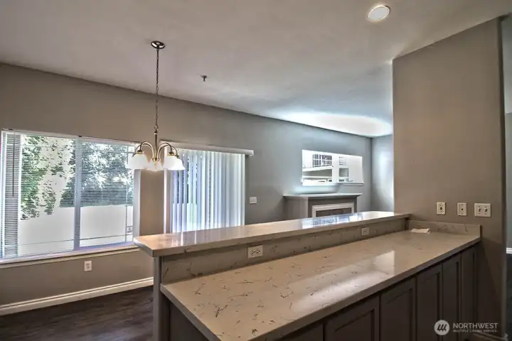 Kitchen breakfast bar