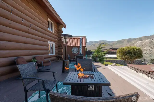 Deck for entertaining & relaxing