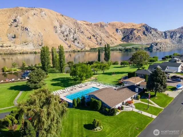 Suncove amenties, pickleball, basketball, pool, clubhouse
