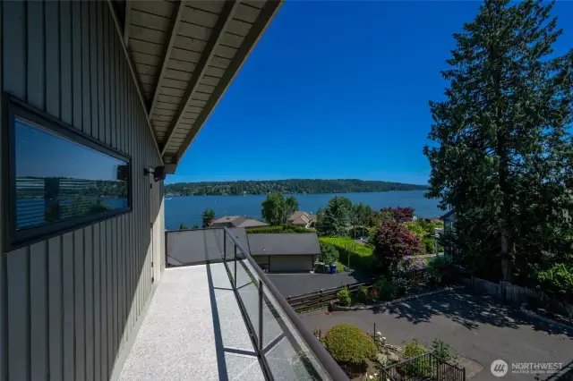 Private balcony off of primary suite.