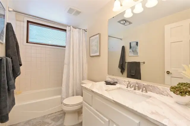 Full main floor updated bath.