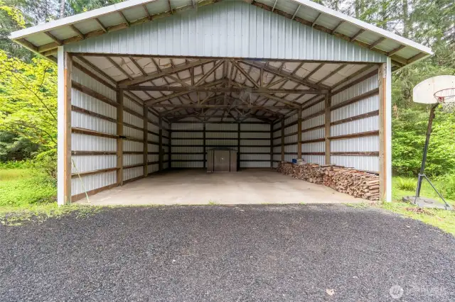 Pole barn. RV hook ups.