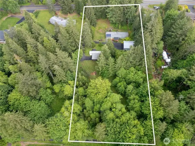 Approximate property outline of 2.41 acres.