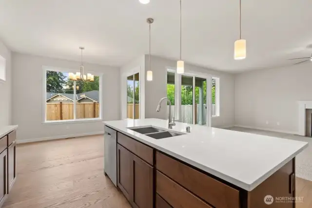 Great prep/work space on this island, plus plenty of room for entertaining too!