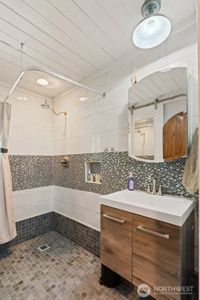 Curbless walk in shower