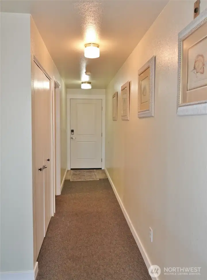Hallway/Entry.