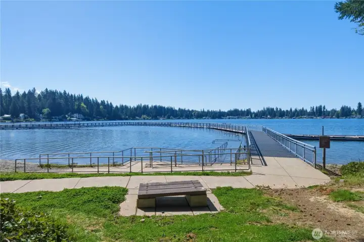 1 mile to Wenberg County Park - Wrap around dock