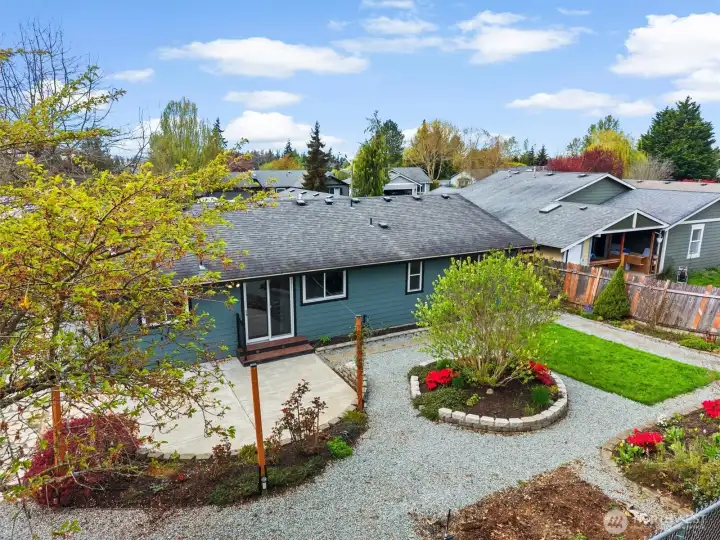 Room to garden, entertain & play - fully fenced Room to garden, entertain & play - fully fenced