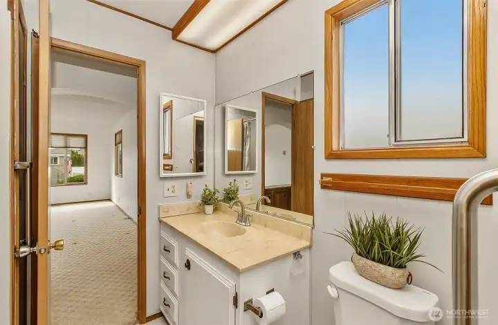 Main Bath with double access (from LV room & 2nd bedroom)