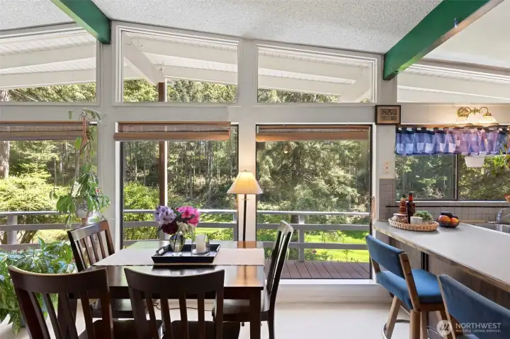 Dining area overlooks golf course views