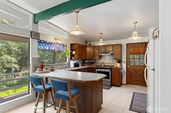 Eating bar in open kitchen