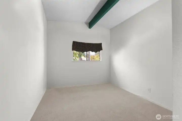 Nice sized 2nd bedroom...  10'9" x 14'8"  (contents virtually de-staged)