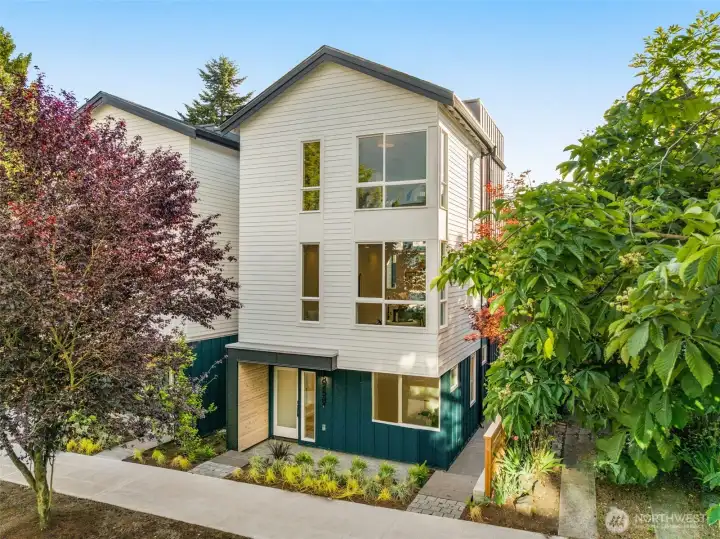 (photos are of model home, similar finishes & quality)