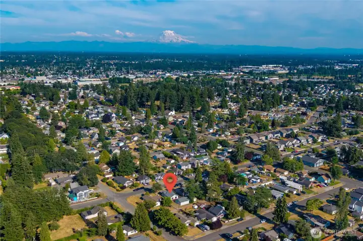 Minutes from schools, parks, shopping, golf, local cafes, and major freeways. Minutes from schools, parks, shopping, golf, local cafes, and major freeways.