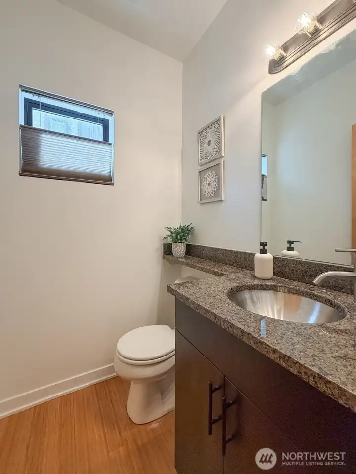 1/2 Bath
