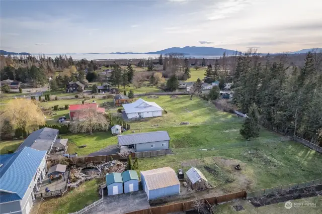 Close to town, 4 bed/ 3 bath, 3995 sq ft home, shop & acreage...everything you need is here!