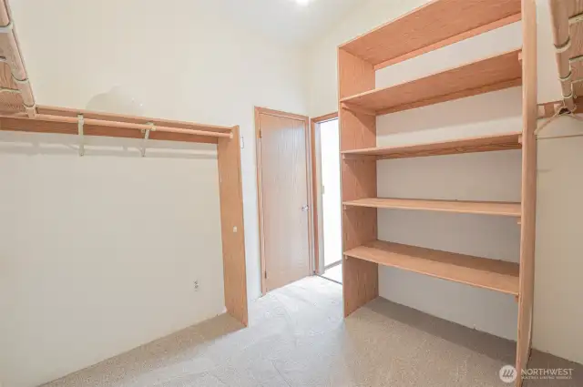 Primary Bathroom access