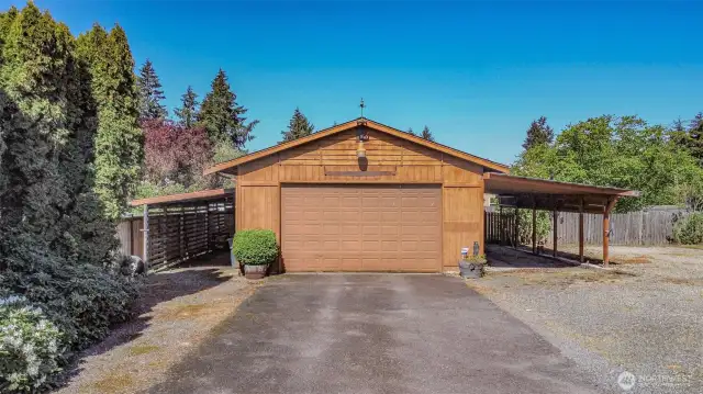 Large Detach Shop with Carport and RV Parking, with full hookups