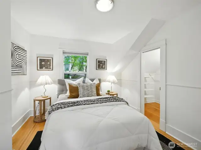 Second bedroom.