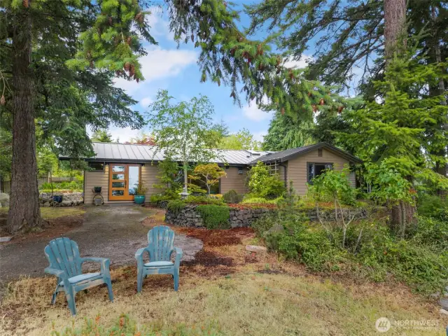 Single story living - a beautiful mix of in the trees and sunny.