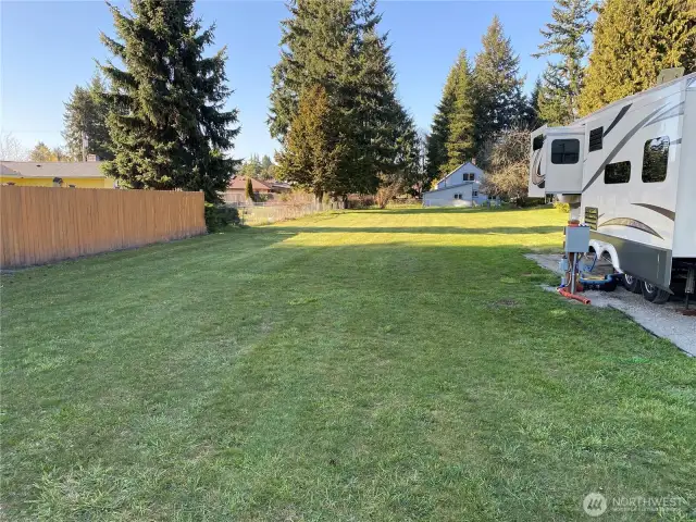 Flat, level, & privvate acreage!