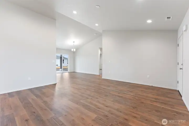 Photo of previously built home. Home may feature additional upgrades not available. Photos/build my vary.