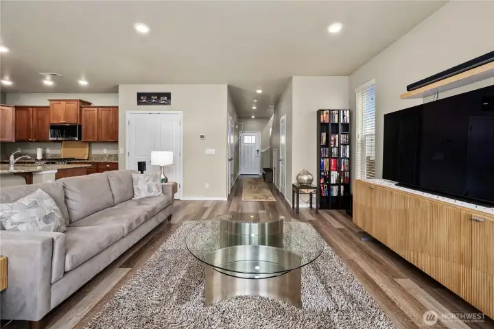 I love all the natural light in here