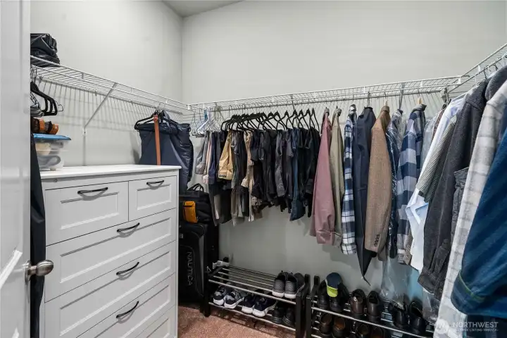 Walk in closet through the bathroom