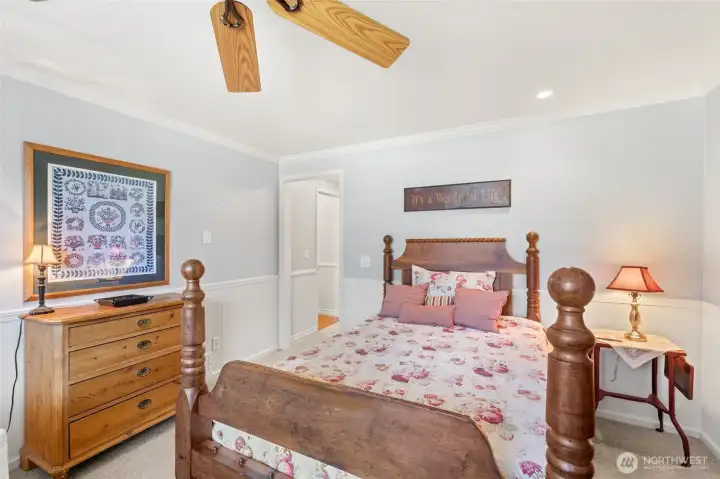 Main Flor Ensuite