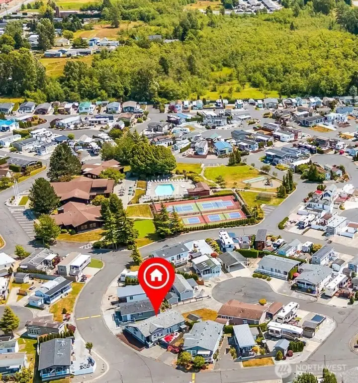Great location within community, close walk to pool and clubhouse Great location within community, close walk to pool and clubhouse