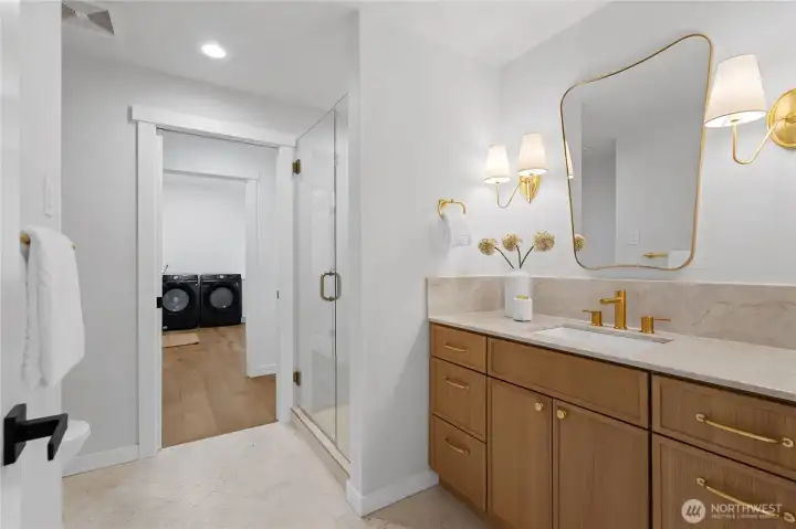 3/4 Main, Hall Bath 3/4 Main, Hall Bath