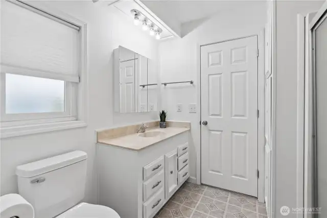Full bathroom next to Bedroom #2