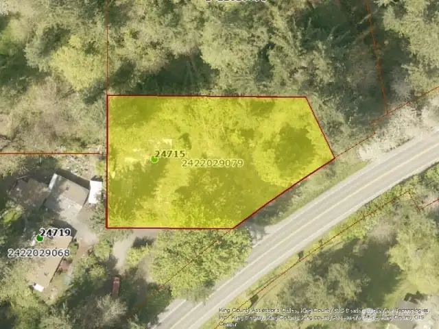 From King County Parcel View Map, boundary lines are approximate.