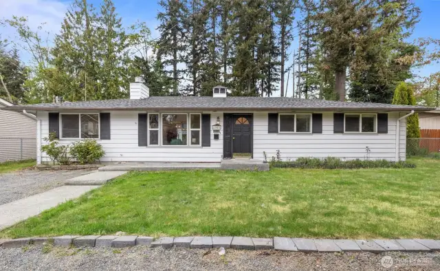 Welcome to this charming 4 bed, 2 bath fully updated home in South Everett!