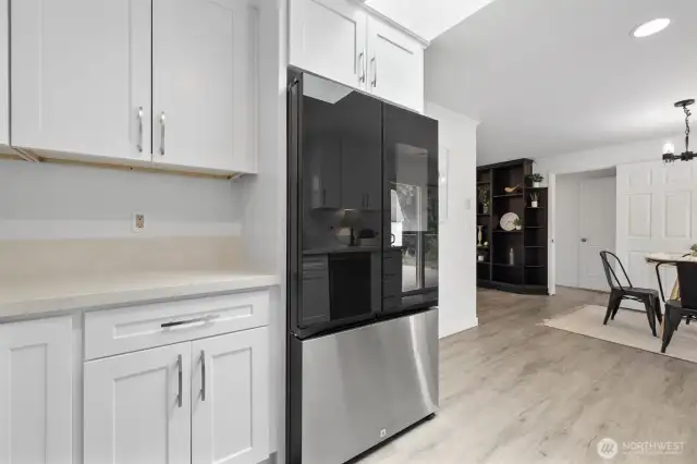 Fully remodeled kitchen, including smart refrigerator that stays with the home