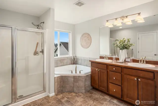 5 piece primary bathroom suite
