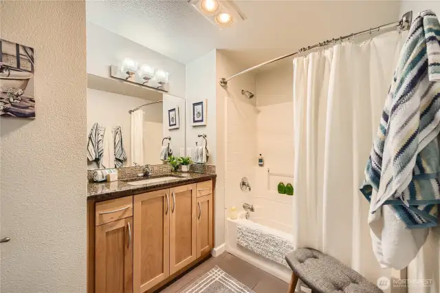Spacious full bathroom