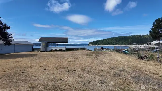 You have access to Saratoga Terrace private Beach community and boat launch