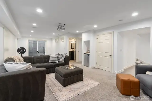 Bonus room with outdoor access and large storage closet—ideal for flexible use or private entry.