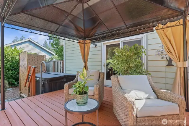 Hot tub off of the back deck is included!