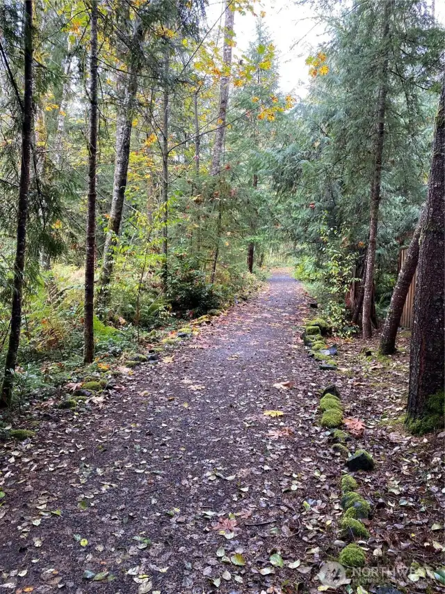 HOA maintained walking trail is a shortcut to schools!