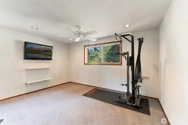 Flatscreen TV stays with home!