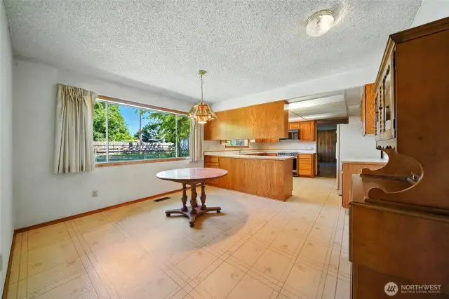 Large Kitchen with Eating Space